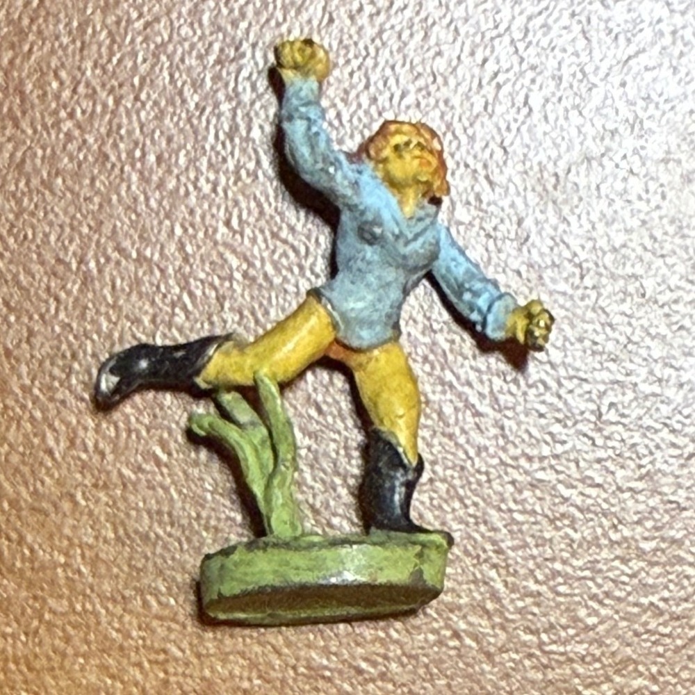 Vintage Ral Partha 1981 Lead Miniature Female Adventurer Thief D&D Figure